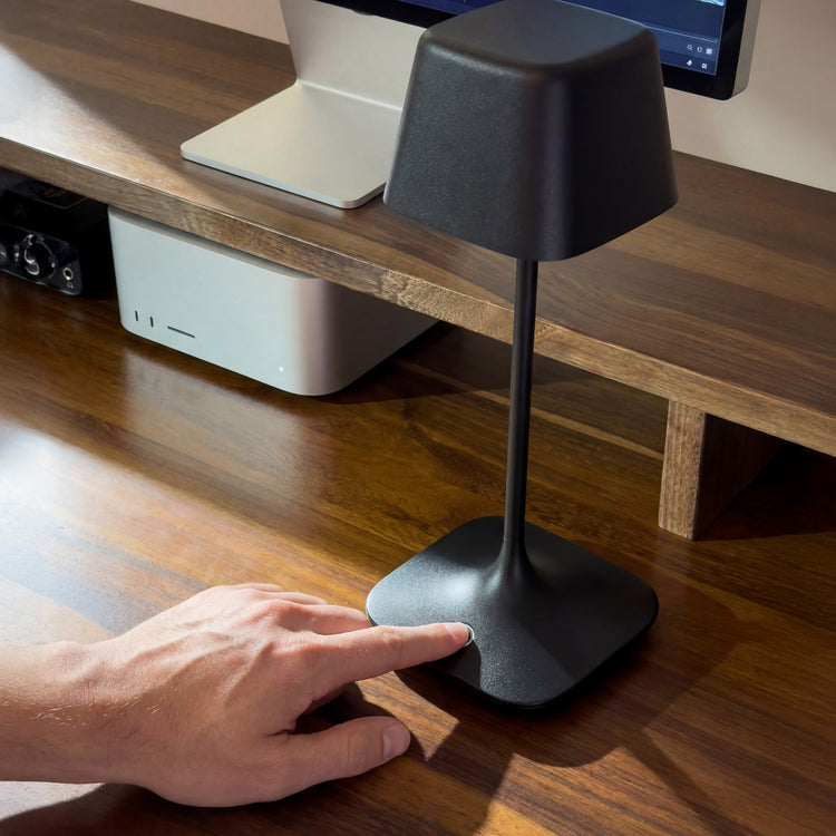 Desky Cube Cordless Desk Lamp