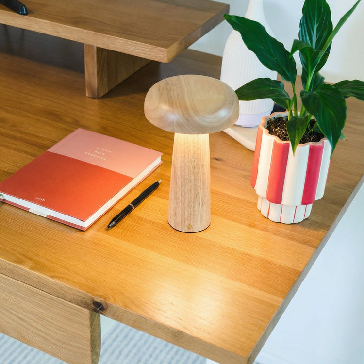 Desky Mushroom Cordless Desk Lamp