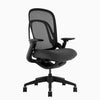 Ergonomiczny fotel biurowy Desky Pivot w kolorze czarnym bez zagłówka